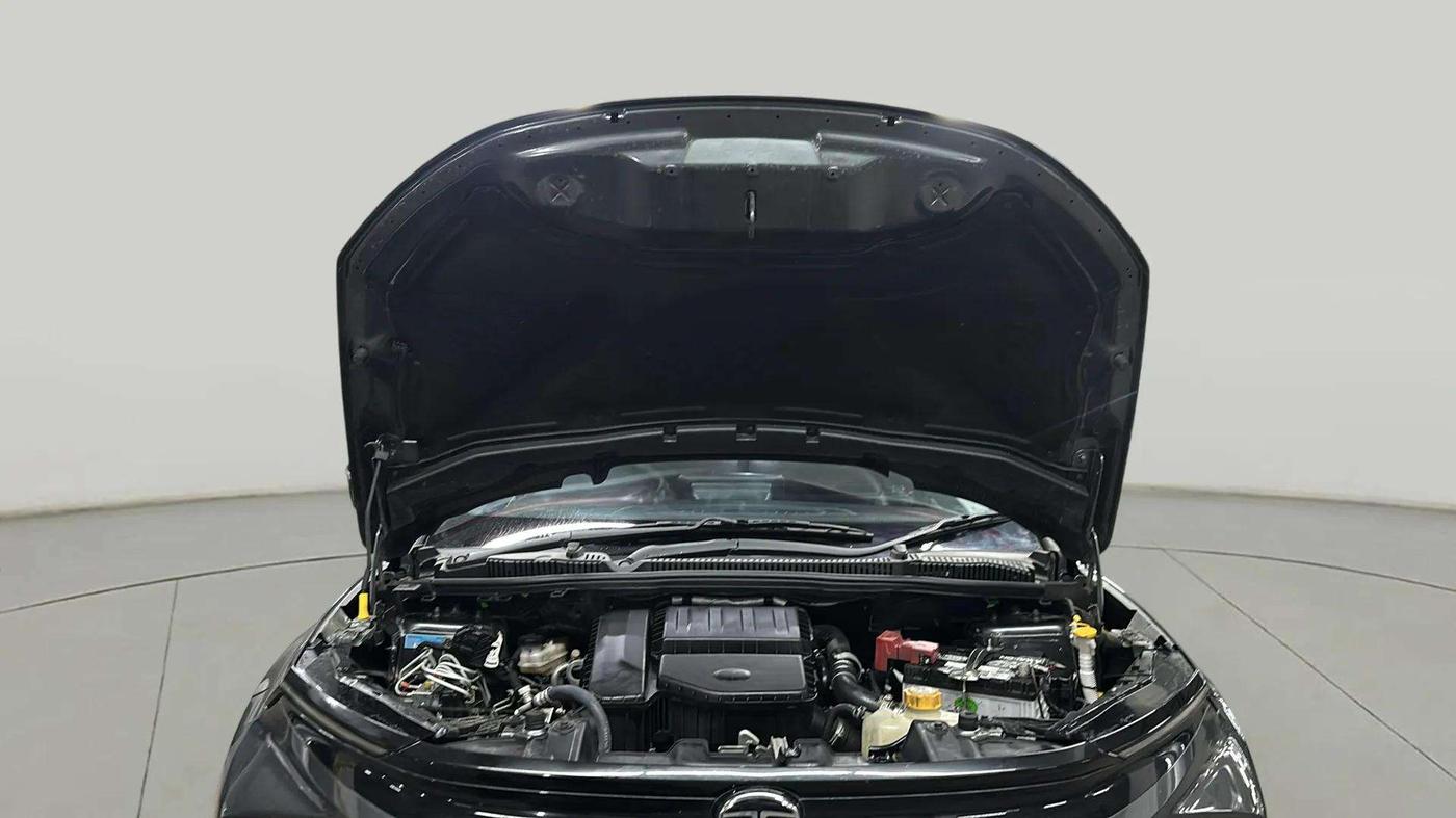 2024 Tata NEXON CREATIVE + AMT 1.5 DIESEL, Diesel, Automatic, 7,641 km, Open Bonet