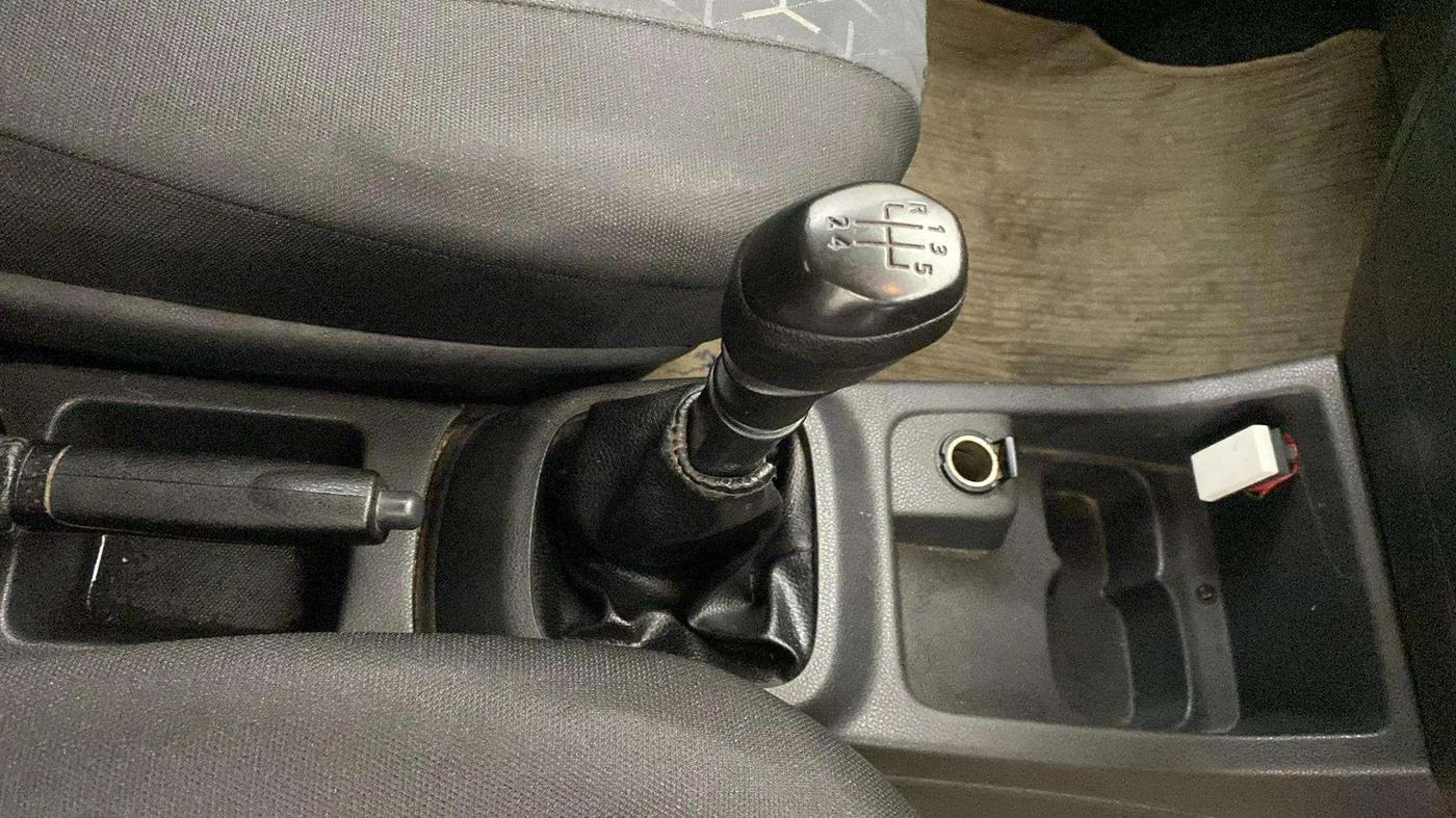 2016 Renault Kwid RXT 1.0, Petrol, Manual, 56,908 km, Gear Lever