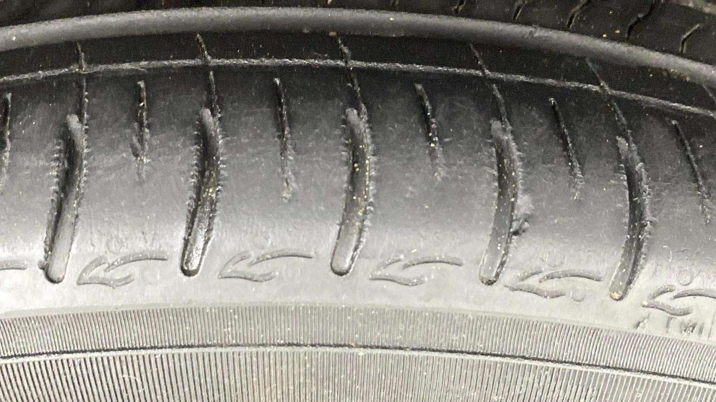 2017 Tata TIGOR XZ PETROL, Petrol, Manual, 77,079 km, Right Front Tyre Tread