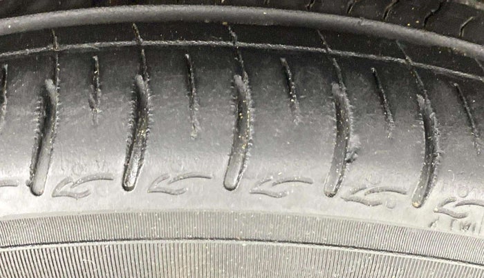 2017 Tata TIGOR XZ PETROL, Petrol, Manual, 77,072 km, Right Front Tyre Tread