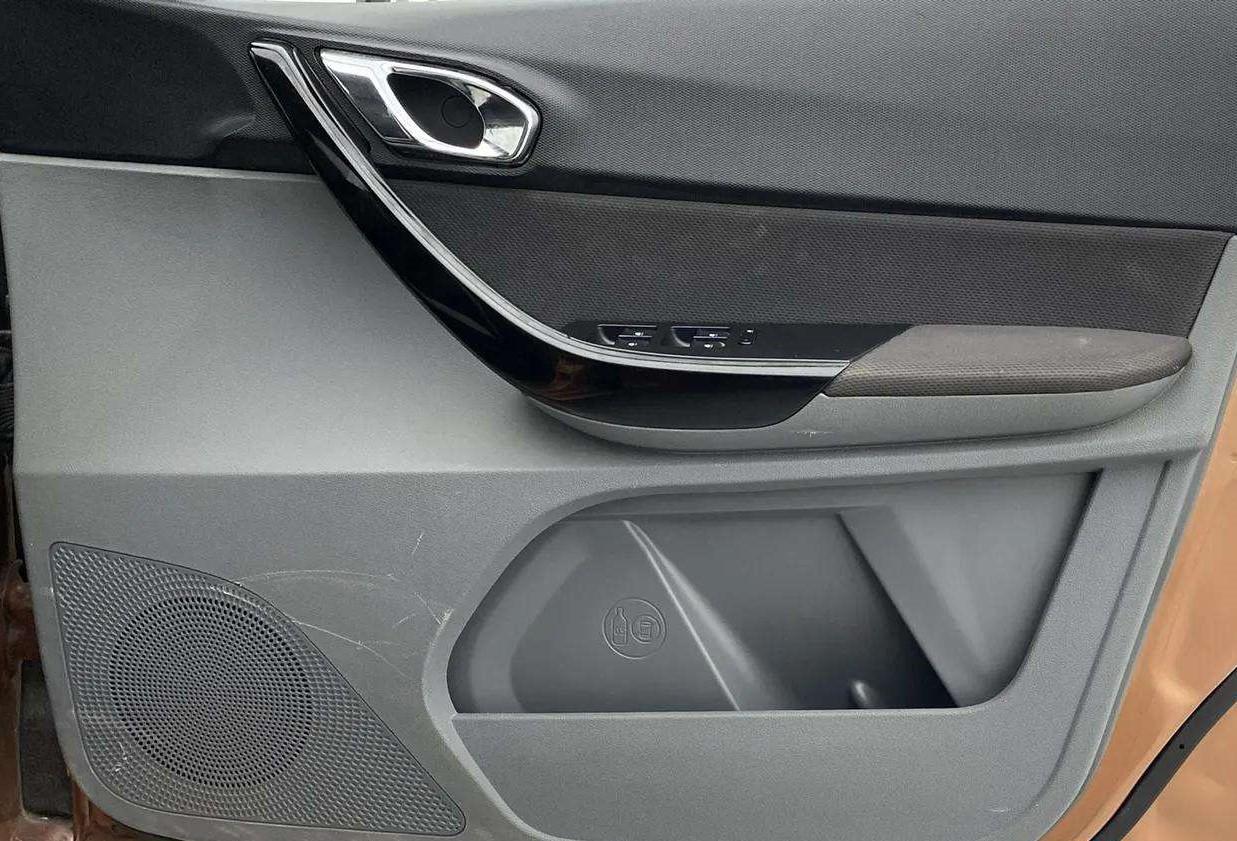 2017 Tata TIGOR XZ PETROL, Petrol, Manual, 77,079 km, Driver Side Door Panels Control