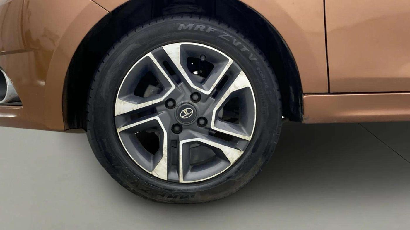 2017 Tata TIGOR XZ PETROL, Petrol, Manual, 77,079 km, Left Front Wheel