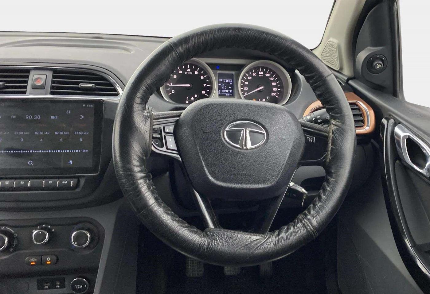 2017 Tata TIGOR XZ PETROL, Petrol, Manual, 77,079 km, Steering Wheel Close Up