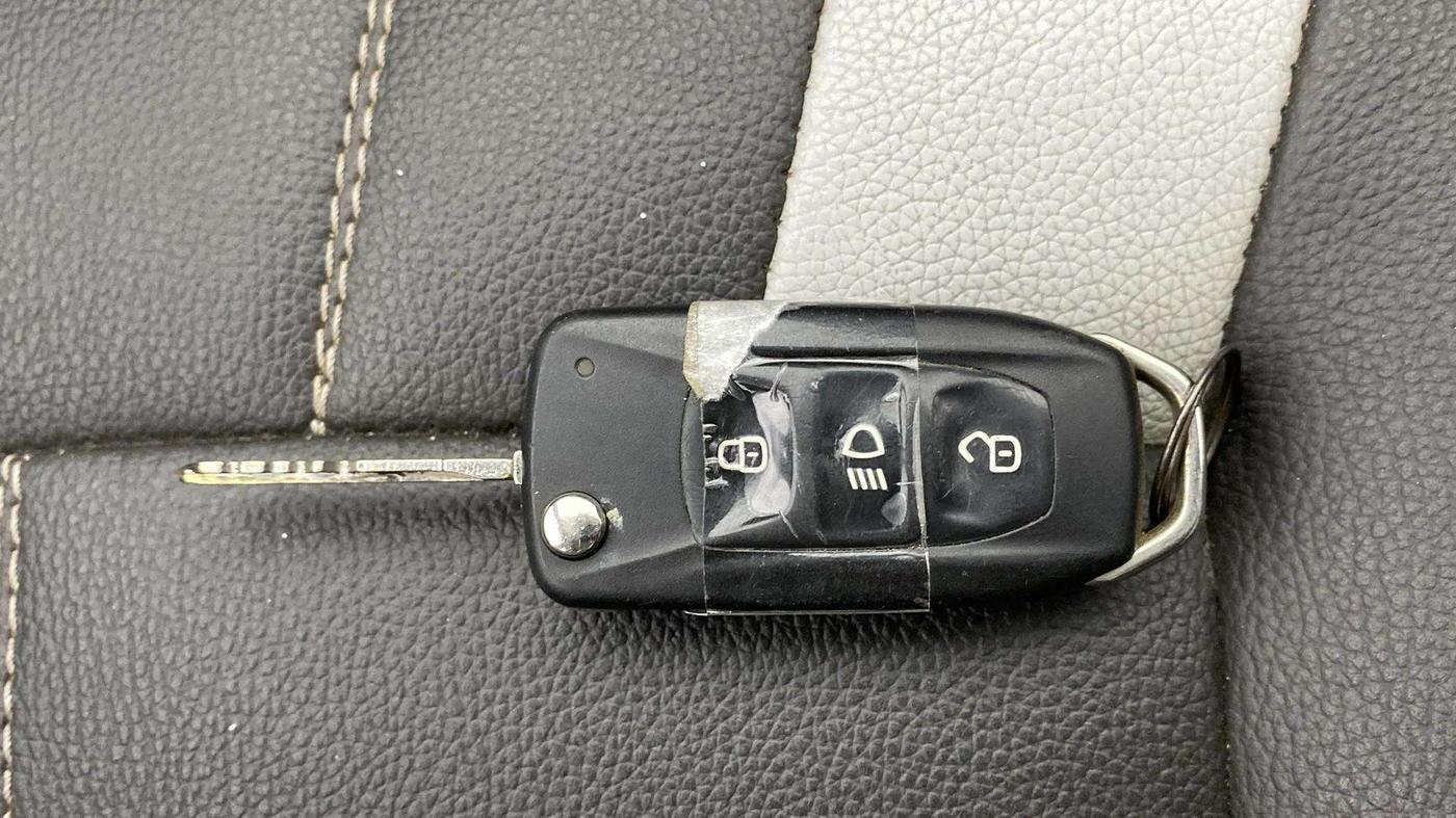 2017 Tata TIGOR XZ PETROL, Petrol, Manual, 77,079 km, Key Close Up