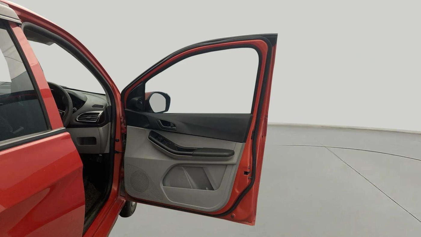 2020 Tata Tiago XT PETROL, Petrol, Manual, 30,112 km, RHS Front Door