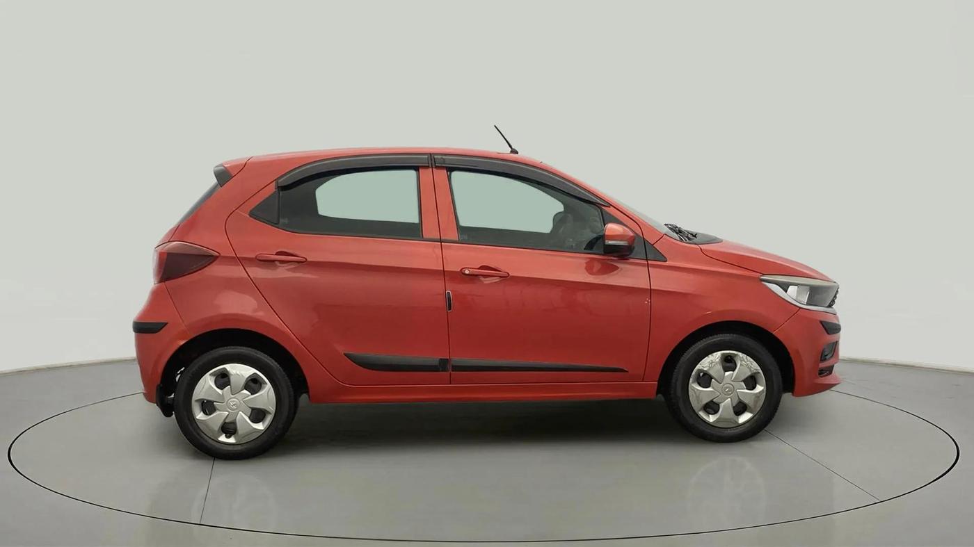 2020 Tata Tiago XT PETROL, Petrol, Manual, 30,112 km, Right Side View