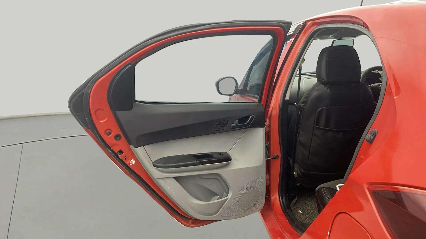 2020 Tata Tiago XT PETROL, Petrol, Manual, 30,112 km, LHS Rear Door