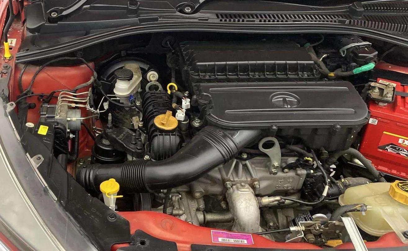 2020 Tata Tiago XT PETROL, Petrol, Manual, 30,112 km, Engine View - Right