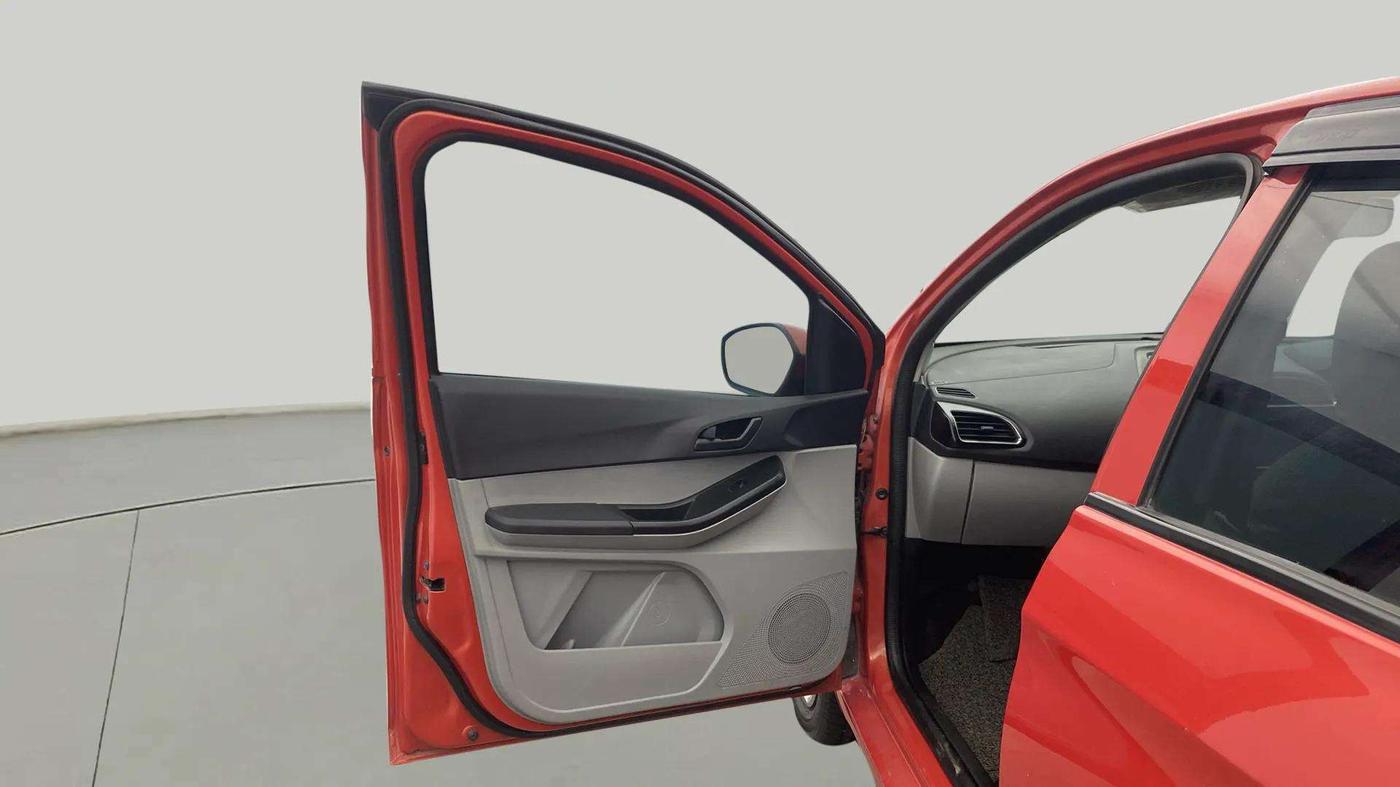 2020 Tata Tiago XT PETROL, Petrol, Manual, 30,112 km, LHS Front Door