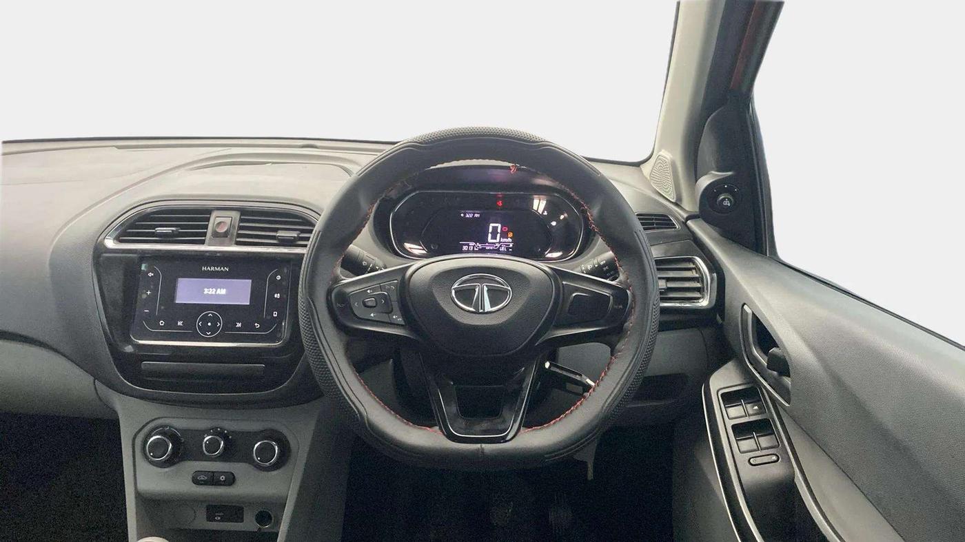 2020 Tata Tiago XT PETROL, Petrol, Manual, 30,112 km, Steering Wheel Close Up