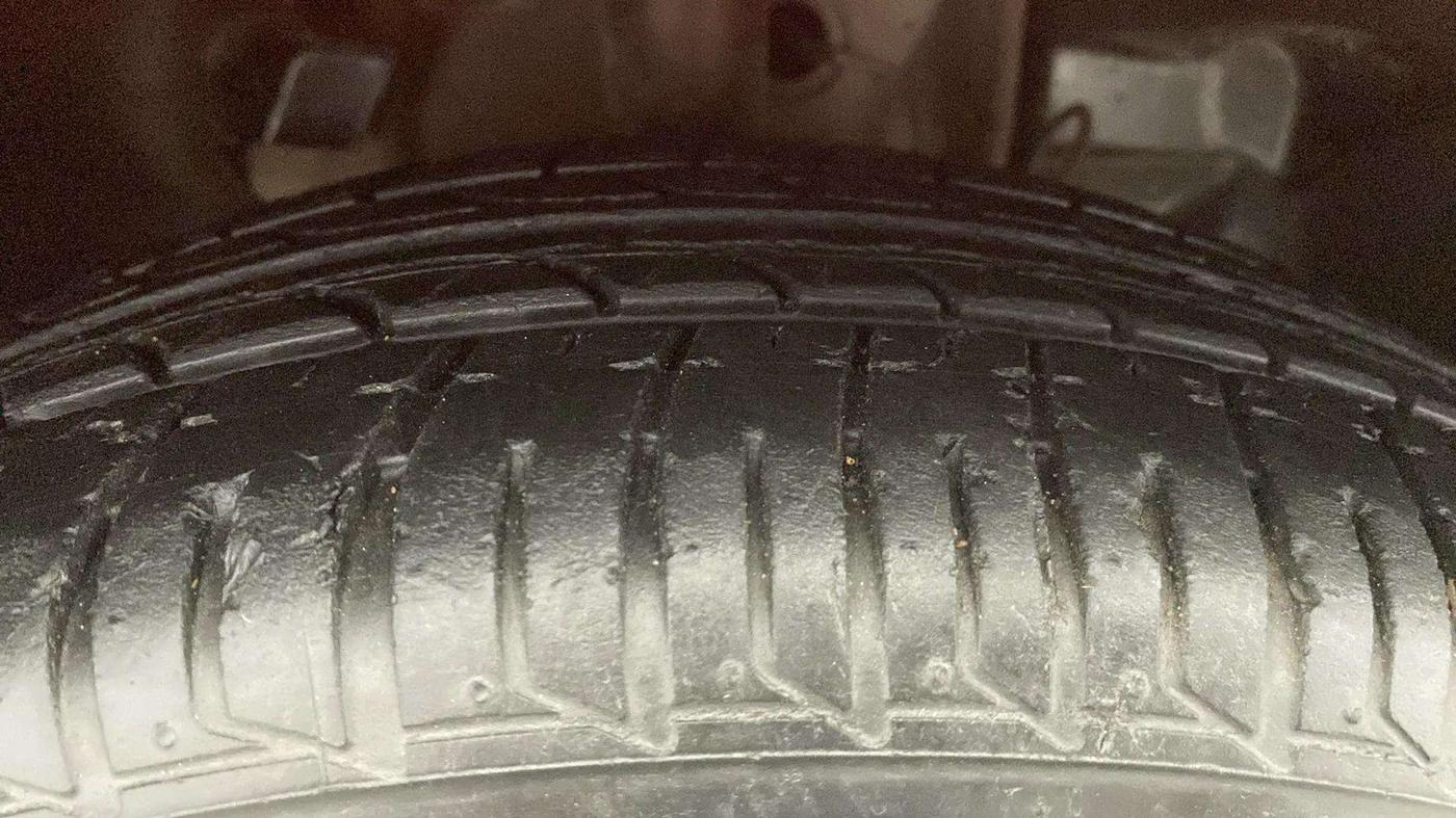 2020 Tata Tiago XT PETROL, Petrol, Manual, 30,112 km, Right Front Tyre Tread