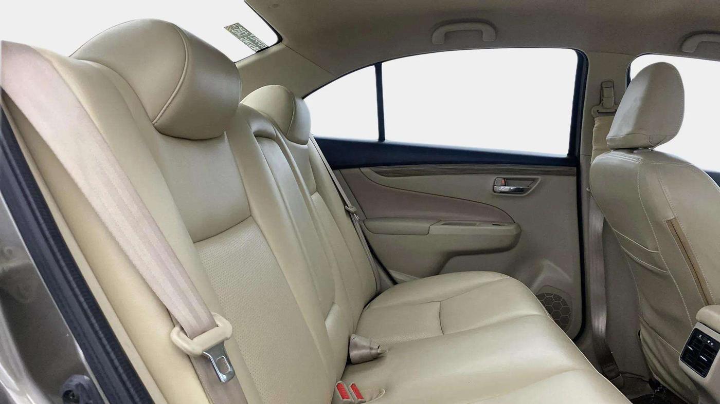 2020 Maruti Ciaz DELTA 1.5 SHVS MT PETROL, Petrol, Manual, 36,859 km, Right Side Rear Door Cabin