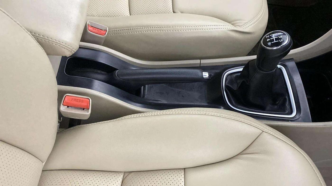 2020 Maruti Ciaz DELTA 1.5 SHVS MT PETROL, Petrol, Manual, 36,859 km, Gear Lever