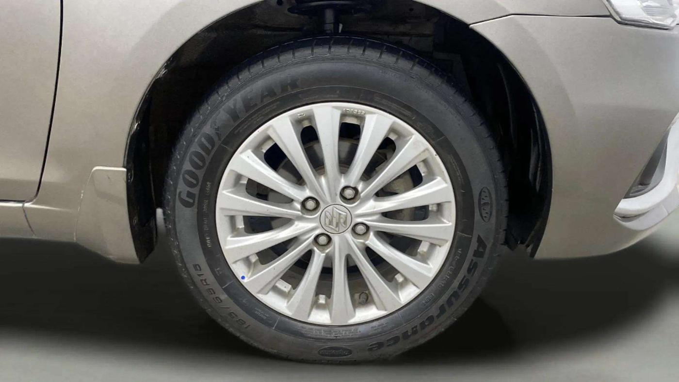 2020 Maruti Ciaz DELTA 1.5 SHVS MT PETROL, Petrol, Manual, 36,859 km, Right Front Wheel