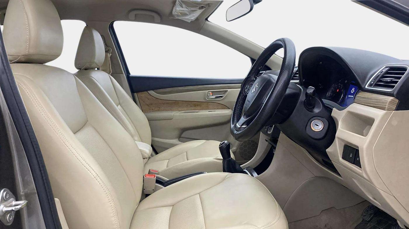 2020 Maruti Ciaz DELTA 1.5 SHVS MT PETROL, Petrol, Manual, 36,859 km, Right Side Front Door Cabin