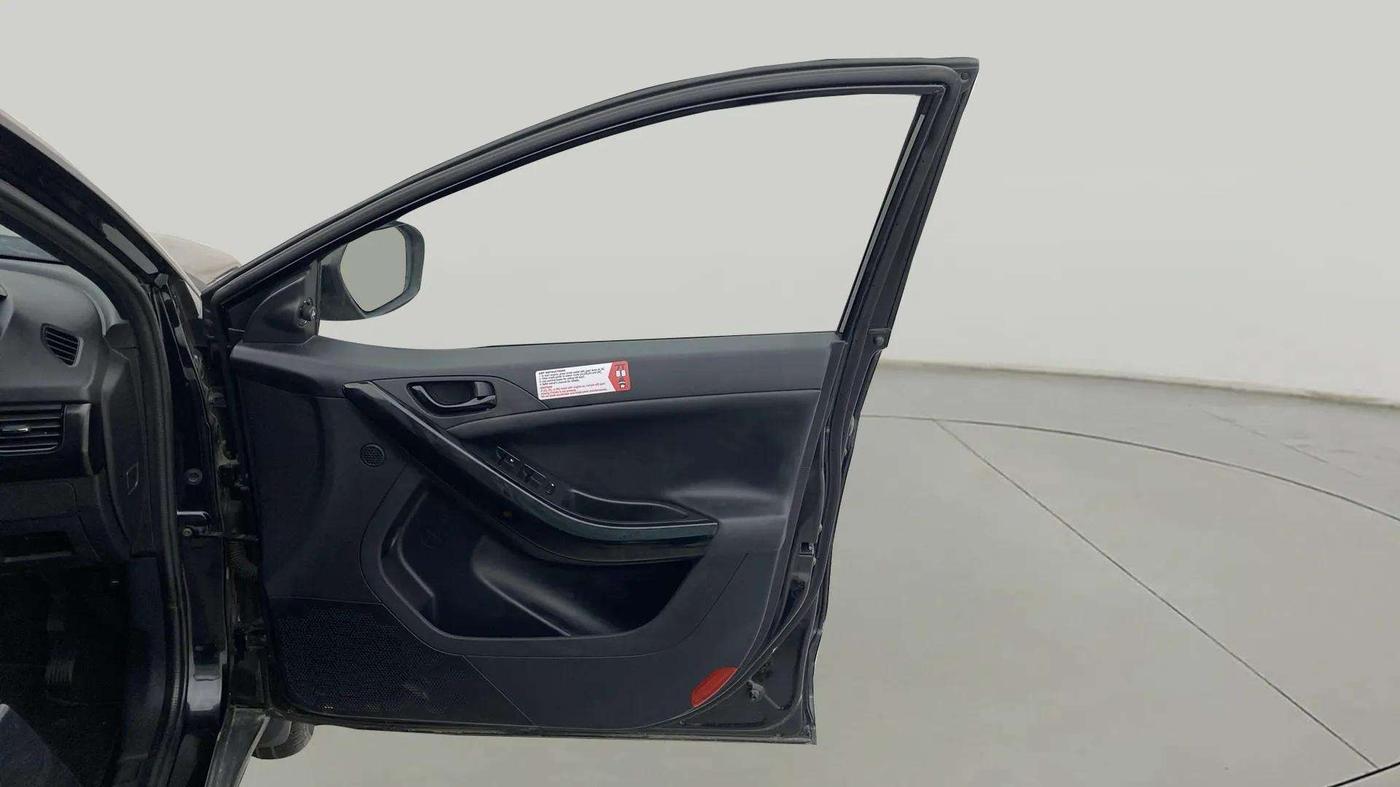 2022 Tata NEXON XZA PLUS PETROL DARK EDITION, Petrol, Automatic, 26,356 km, RHS Front Door
