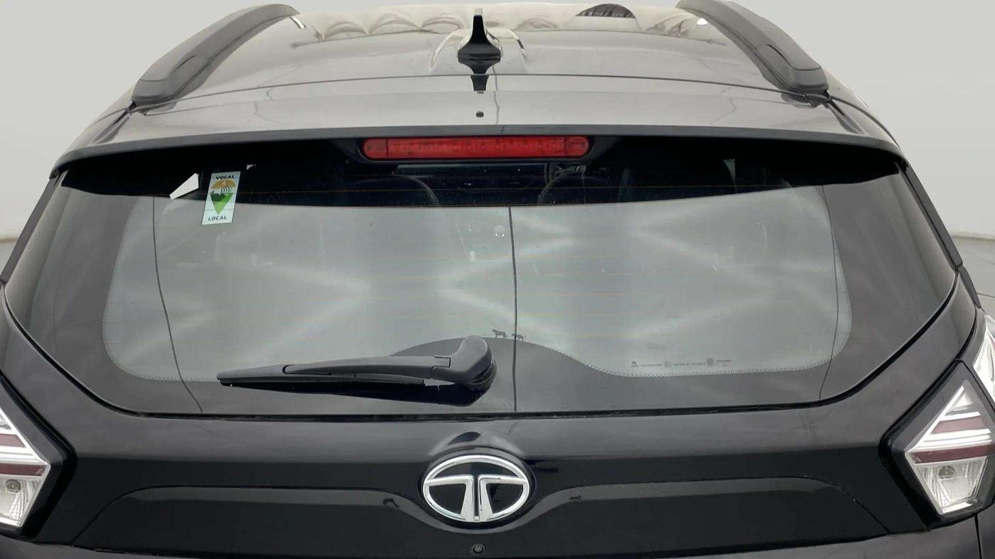 2022 Tata NEXON XZA PLUS PETROL DARK EDITION, Petrol, Automatic, 26,356 km, Rear Windshield