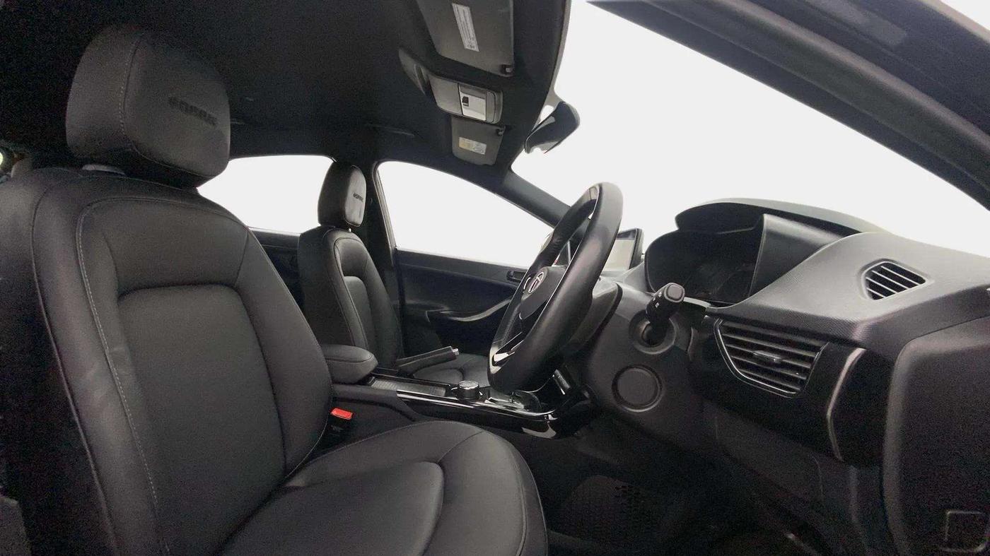 2022 Tata NEXON XZA PLUS PETROL DARK EDITION, Petrol, Automatic, 26,356 km, Right Side Front Door Cabin