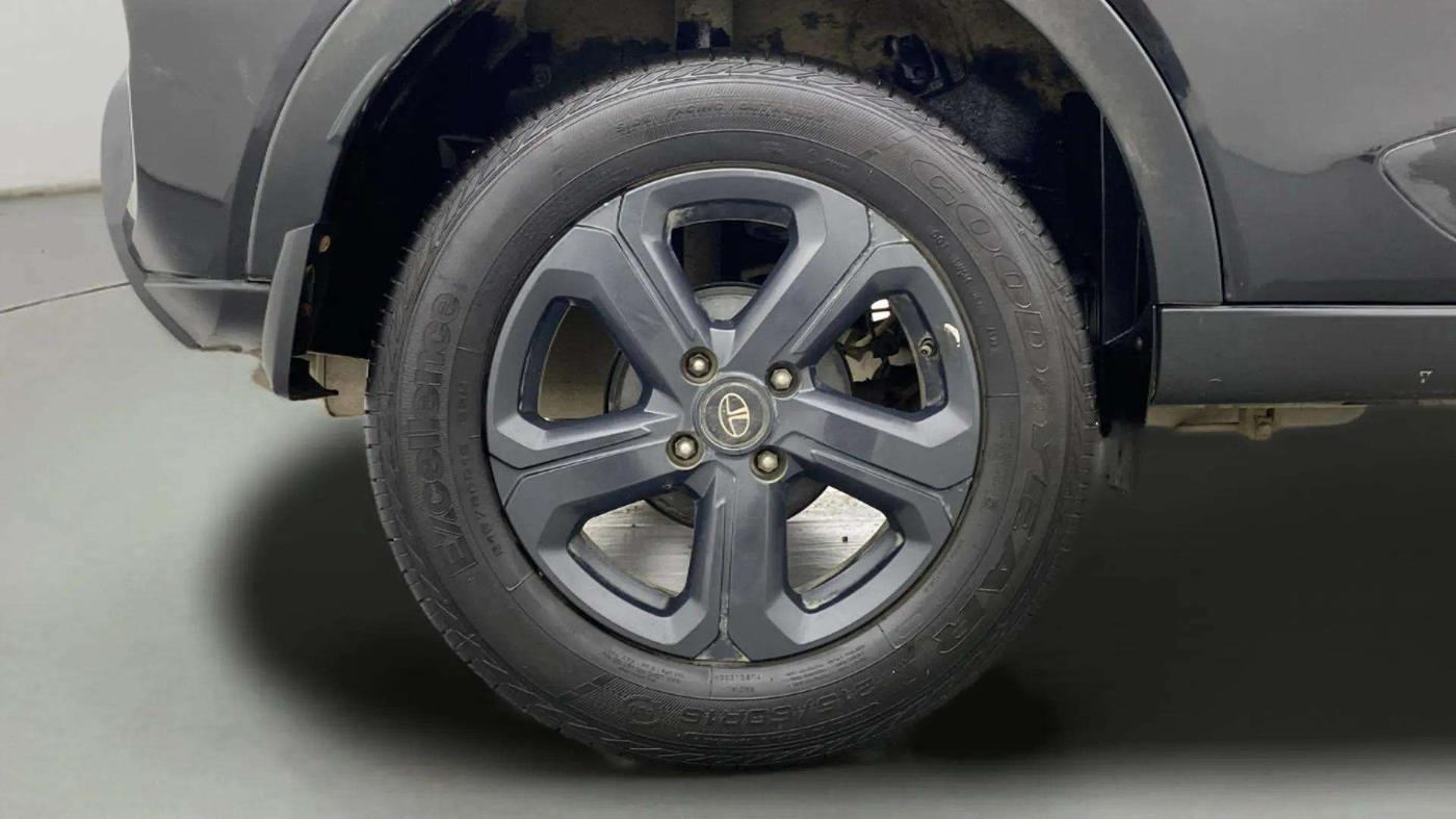 2022 Tata NEXON XZA PLUS PETROL DARK EDITION, Petrol, Automatic, 26,356 km, Right Rear Wheel