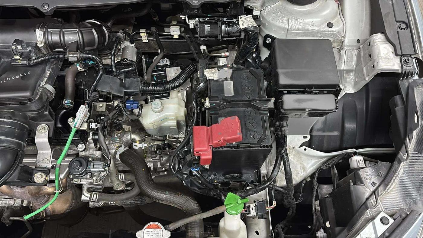 2022 Toyota Glanza V AMT, Petrol, Automatic, 27,087 km, Engine View - Left