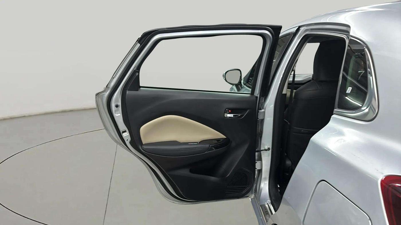 2022 Toyota Glanza V AMT, Petrol, Automatic, 27,087 km, LHS Rear Door