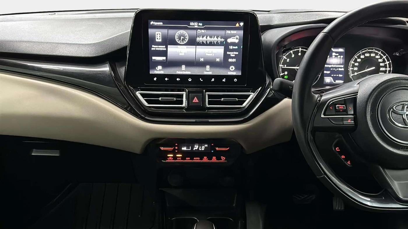 2022 Toyota Glanza V AMT, Petrol, Automatic, 27,087 km, Air Conditioner