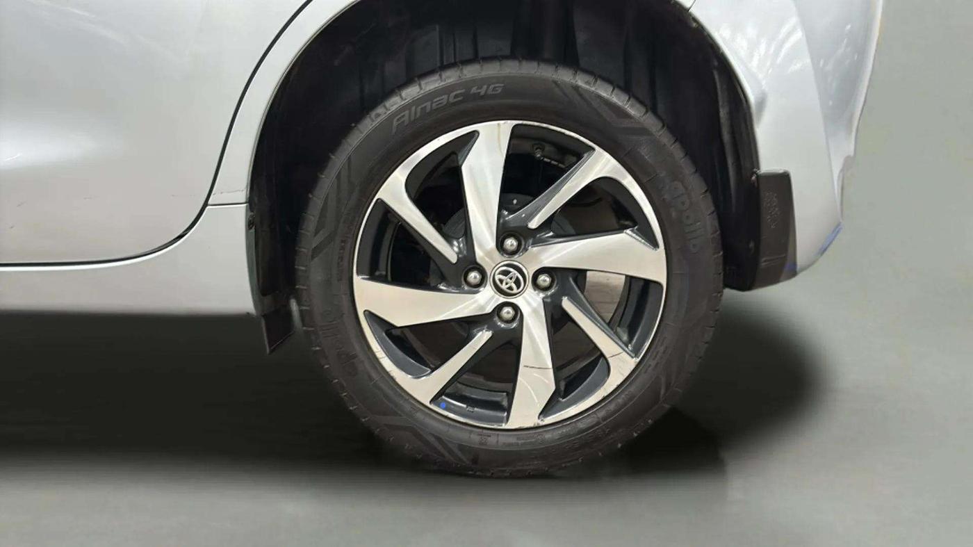 2022 Toyota Glanza V AMT, Petrol, Automatic, 27,087 km, Left Rear Wheel