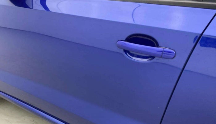 2021 Skoda Rapid 1.0 AMBITION TSI MT, Petrol, Manual, 54,039 km, Front passenger door - Paint minor damage