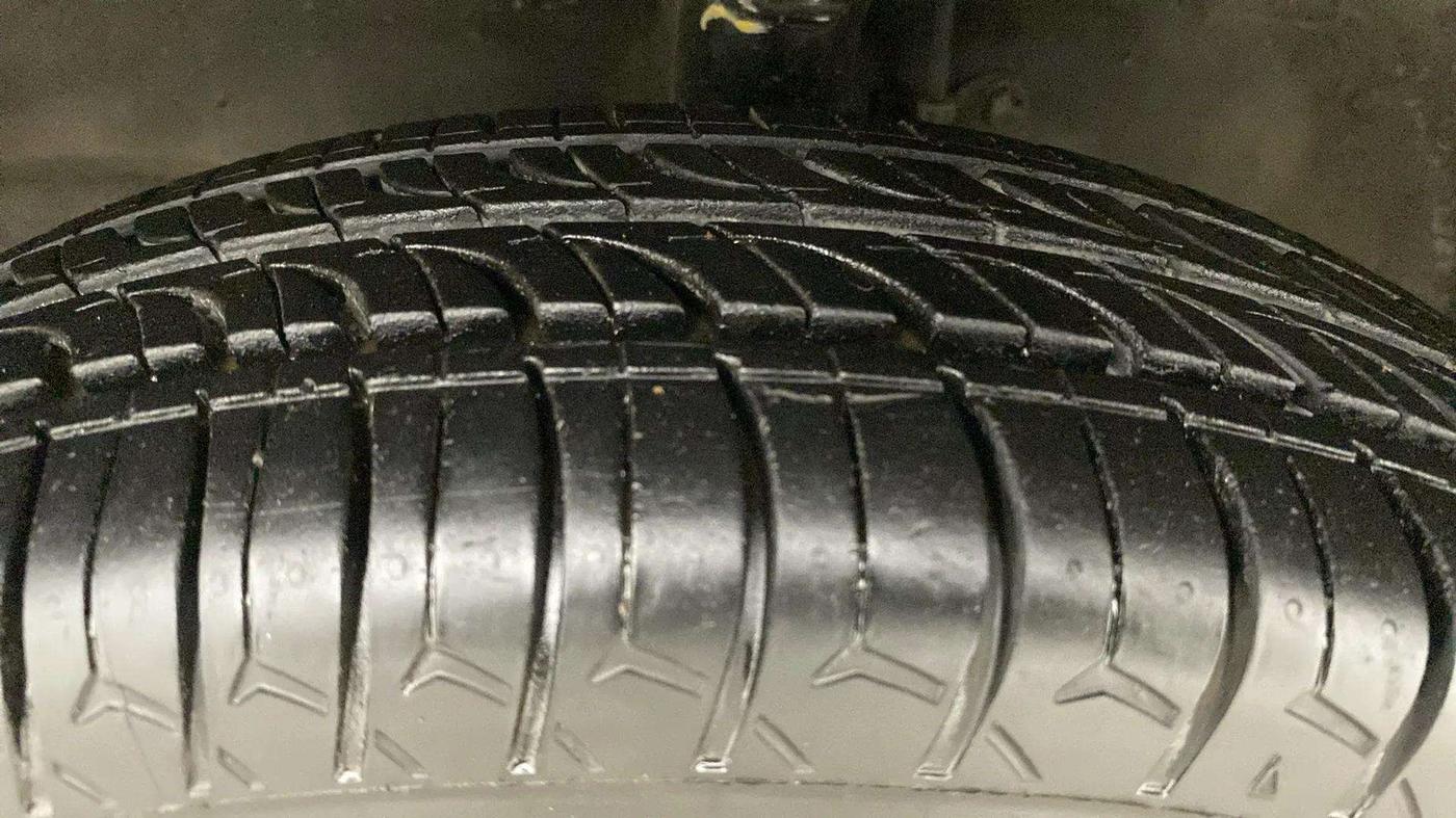 2014 Maruti Wagon R 1.0 LXI CNG, CNG, Manual, 72,605 km, Left Front Tyre Tread