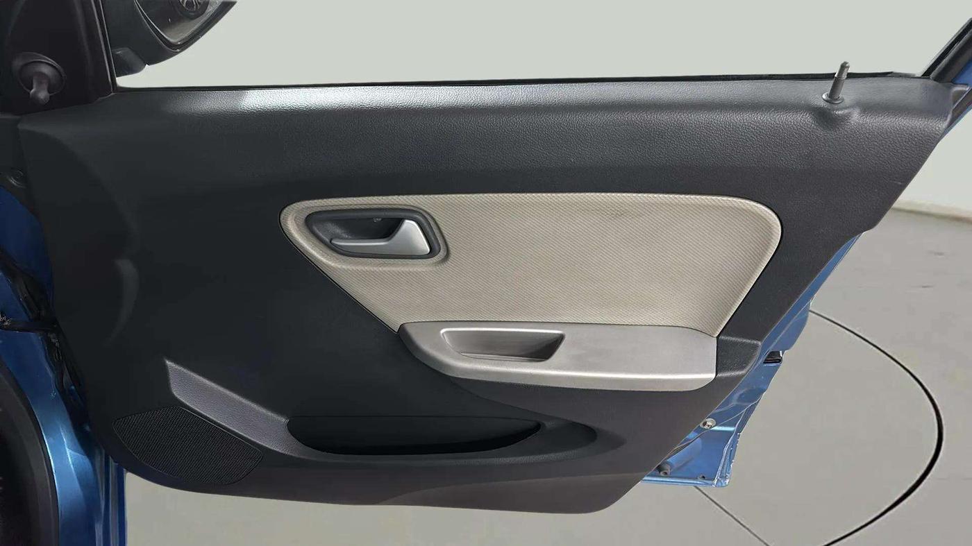 2016 Maruti Alto K10 VXI, Petrol, Manual, 39,909 km, Driver Side Door Panels Control