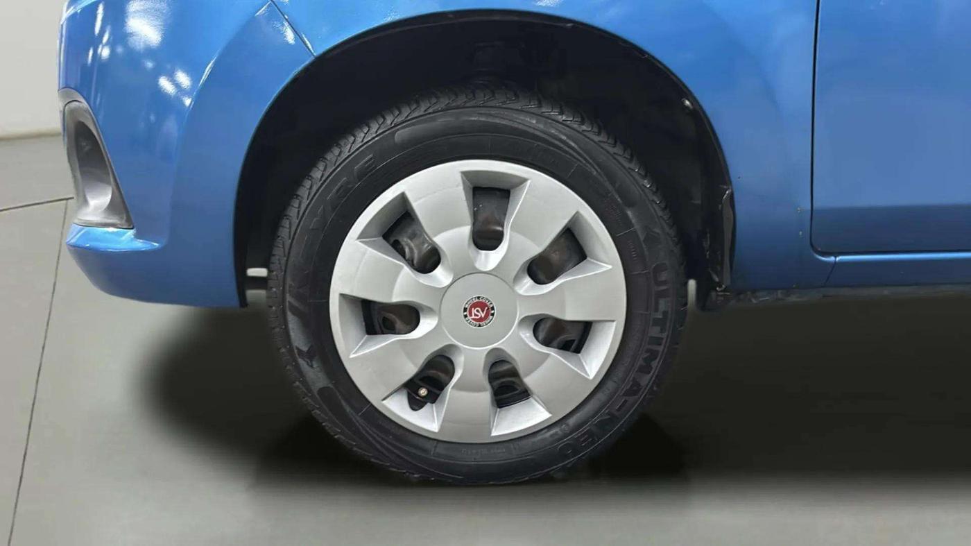 2016 Maruti Alto K10 VXI, Petrol, Manual, 39,909 km, Left Front Wheel
