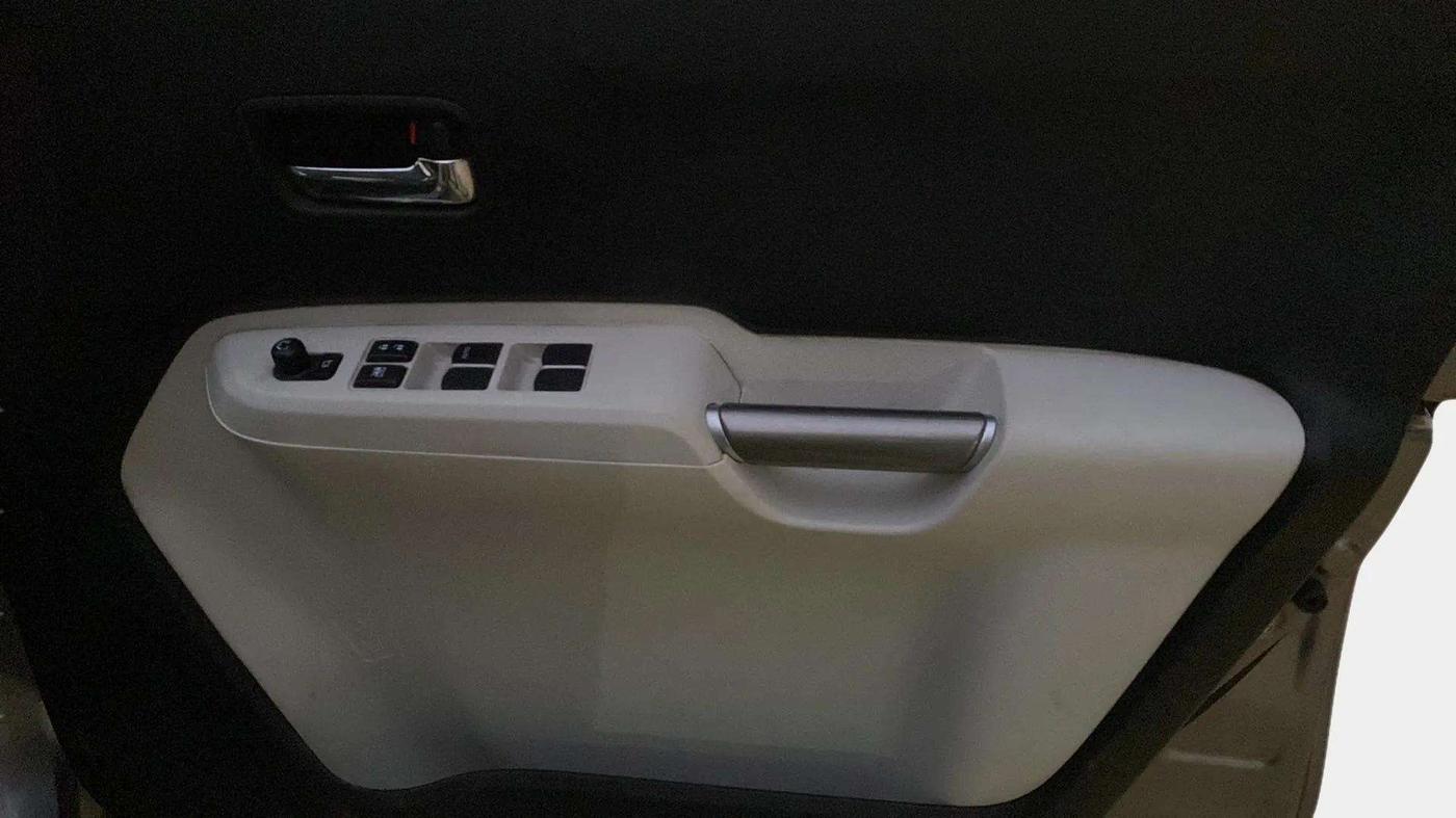2022 Maruti IGNIS ZETA 1.2, CNG, Manual, 31,662 km, Driver Side Door Panels Control