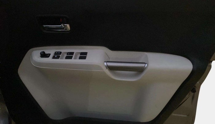 2022 Maruti IGNIS ZETA 1.2, CNG, Manual, 31,651 km, Driver Side Door Panels Control