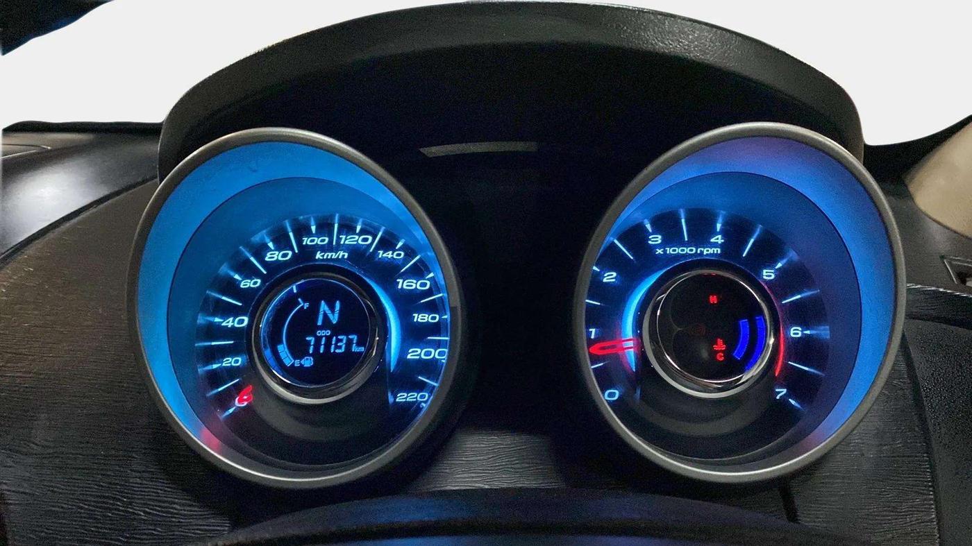2015 Mahindra XUV500 W10 1.99, Diesel, Manual, 71,141 km, Odometer Image