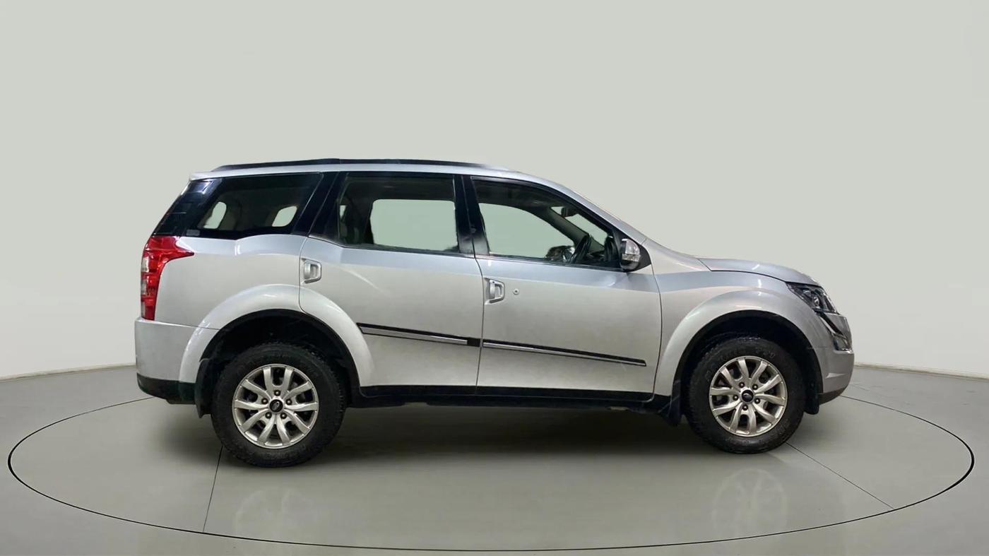 2015 Mahindra XUV500 W10 1.99, Diesel, Manual, 71,141 km, Right Side View