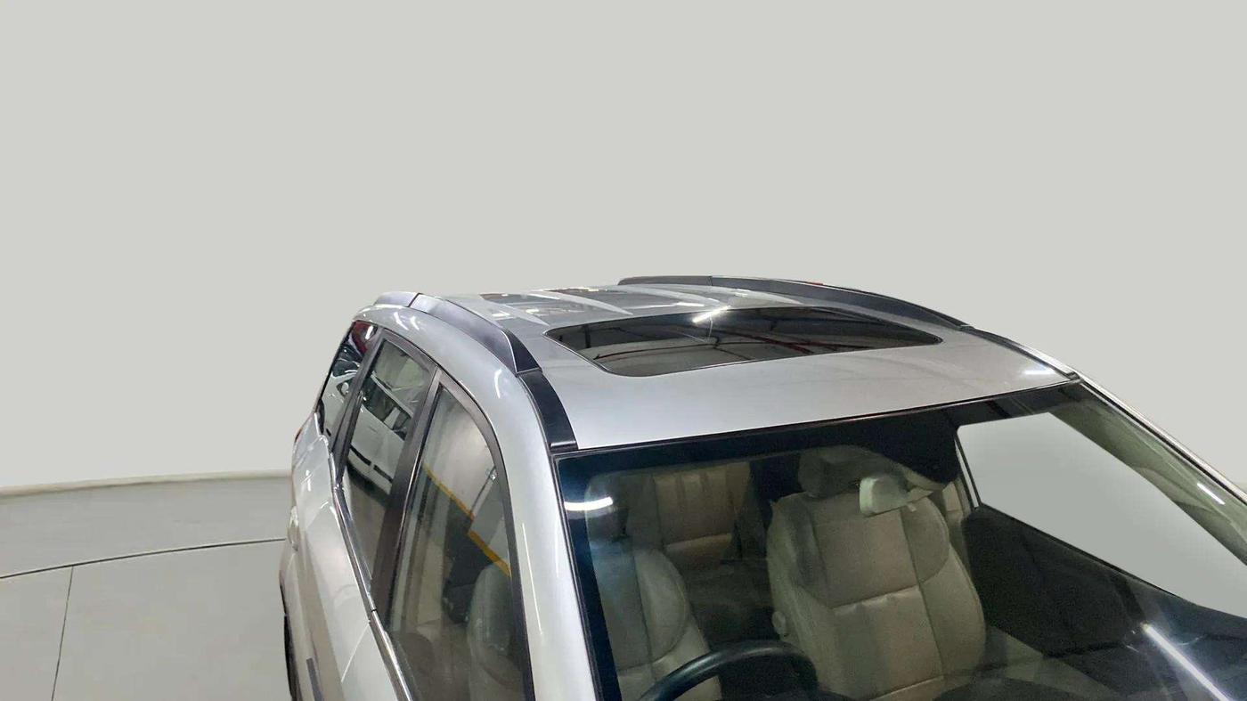 2015 Mahindra XUV500 W10 1.99, Diesel, Manual, 71,141 km, Roof