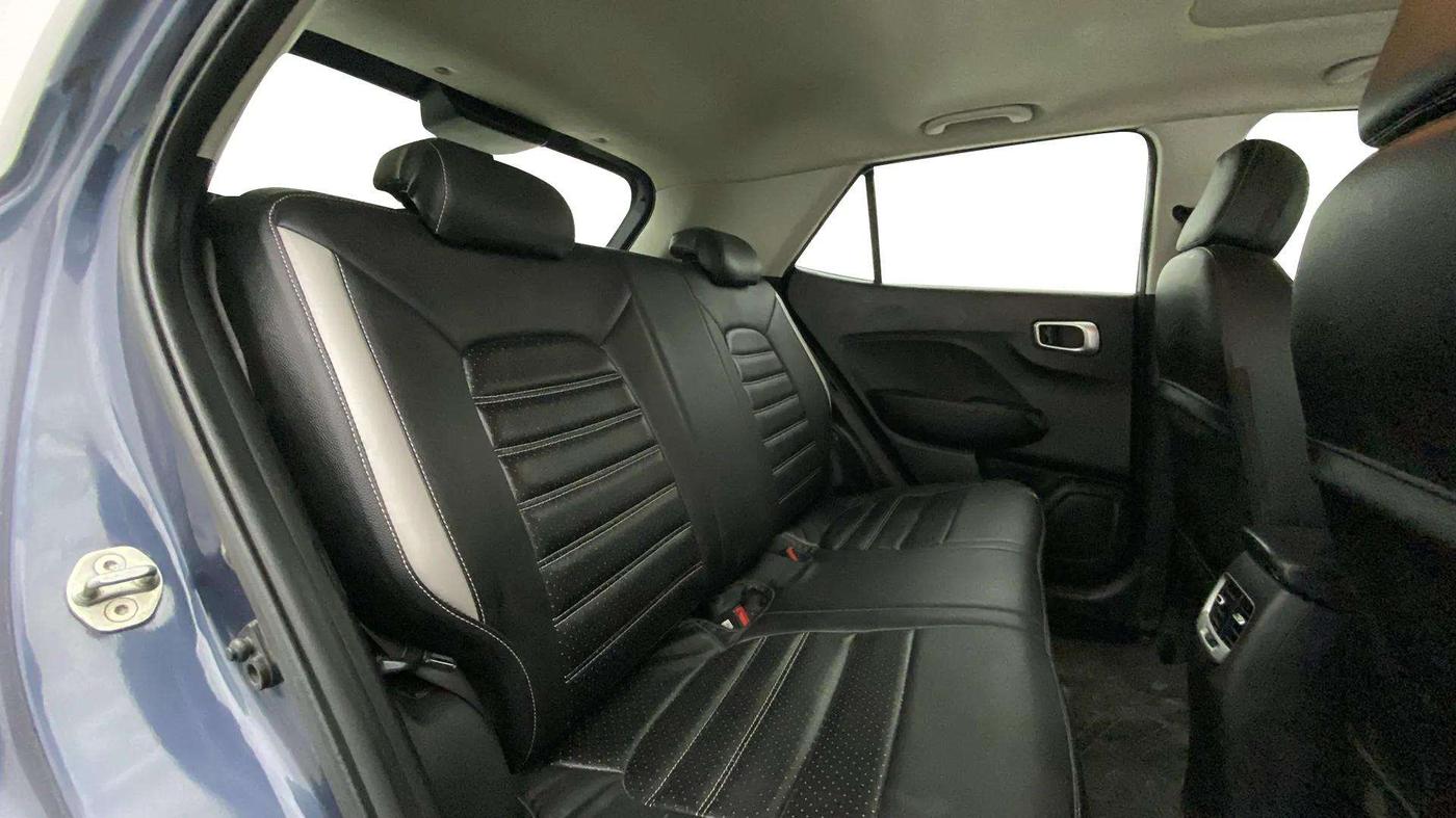 2020 Hyundai VENUE SX PLUS 1.0 TURBO DCT, Petrol, Automatic, 61,100 km, Right Side Rear Door Cabin