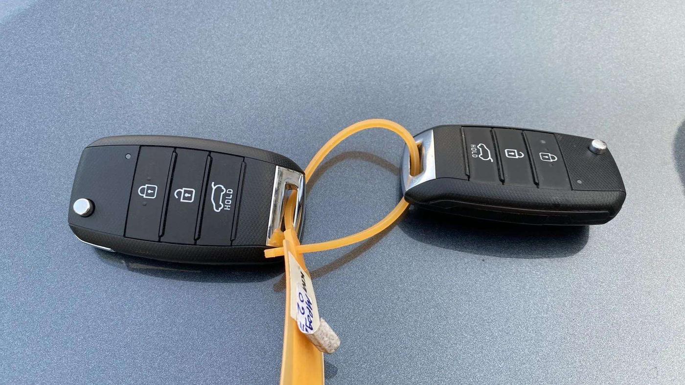 2023 KIA SONET HTK PLUS 1.2, Petrol, Manual, 11,518 km, Key Close Up