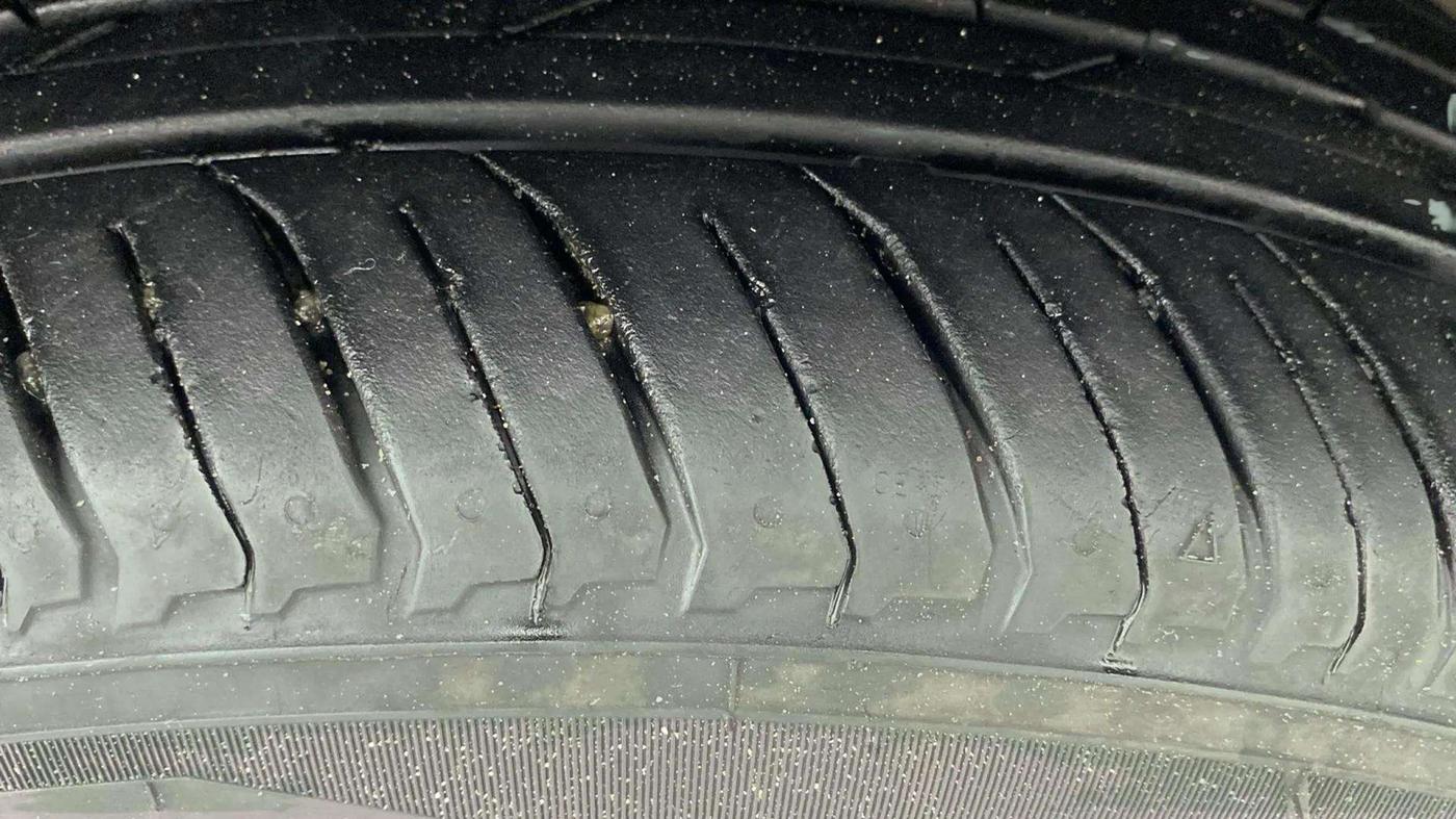 2020 Toyota Glanza G ISG, Petrol, Manual, 85,160 km, Right Front Tyre Tread