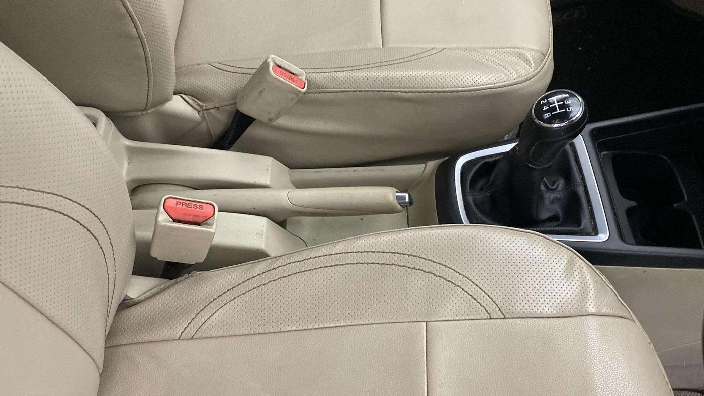 2020 Maruti Dzire VXI, Petrol, Manual, 82,557 km, Gear Lever
