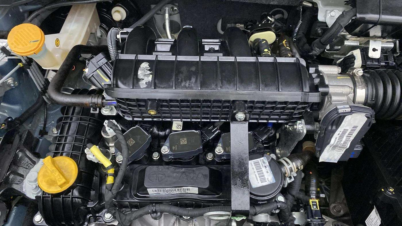 2023 Tata PUNCH ADVENTURE RHYTHM CNG MT, CNG, Manual, 8,932 km, Engine View