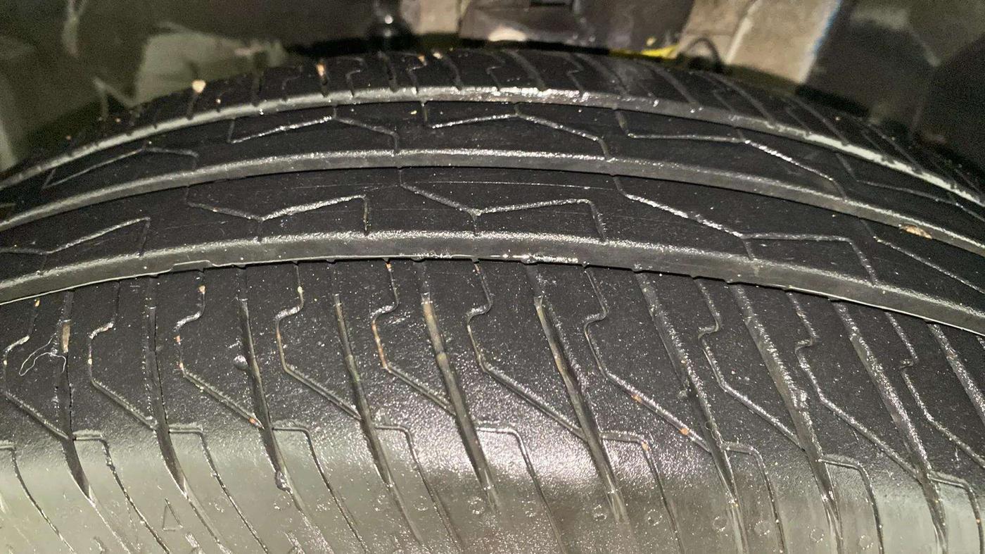 2023 Tata PUNCH ADVENTURE RHYTHM CNG MT, CNG, Manual, 8,932 km, Left Front Tyre Tread