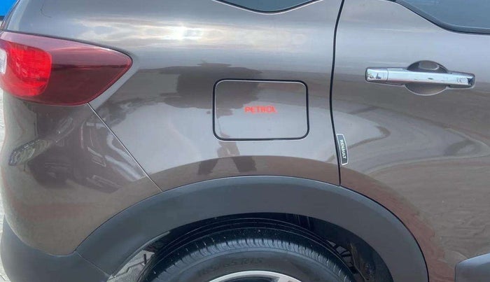 2024 Renault TRIBER RXZ, Petrol, Manual, 29,872 km, Right quarter panel - Minor scratches