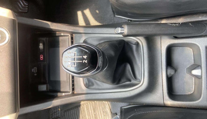 2024 Renault TRIBER RXZ, Petrol, Manual, 29,872 km, Gear Lever
