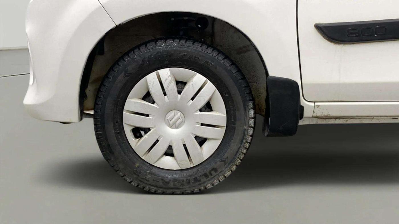 2018 Maruti Alto 800 LXI, Petrol, Manual, 32,854 km, Left Front Wheel
