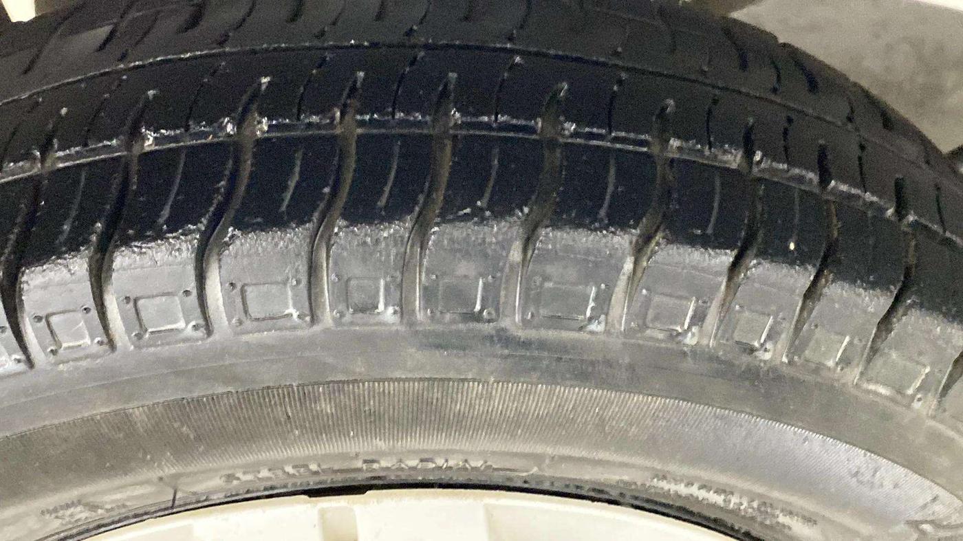 2018 Maruti Alto 800 LXI, Petrol, Manual, 32,854 km, Left Front Tyre Tread