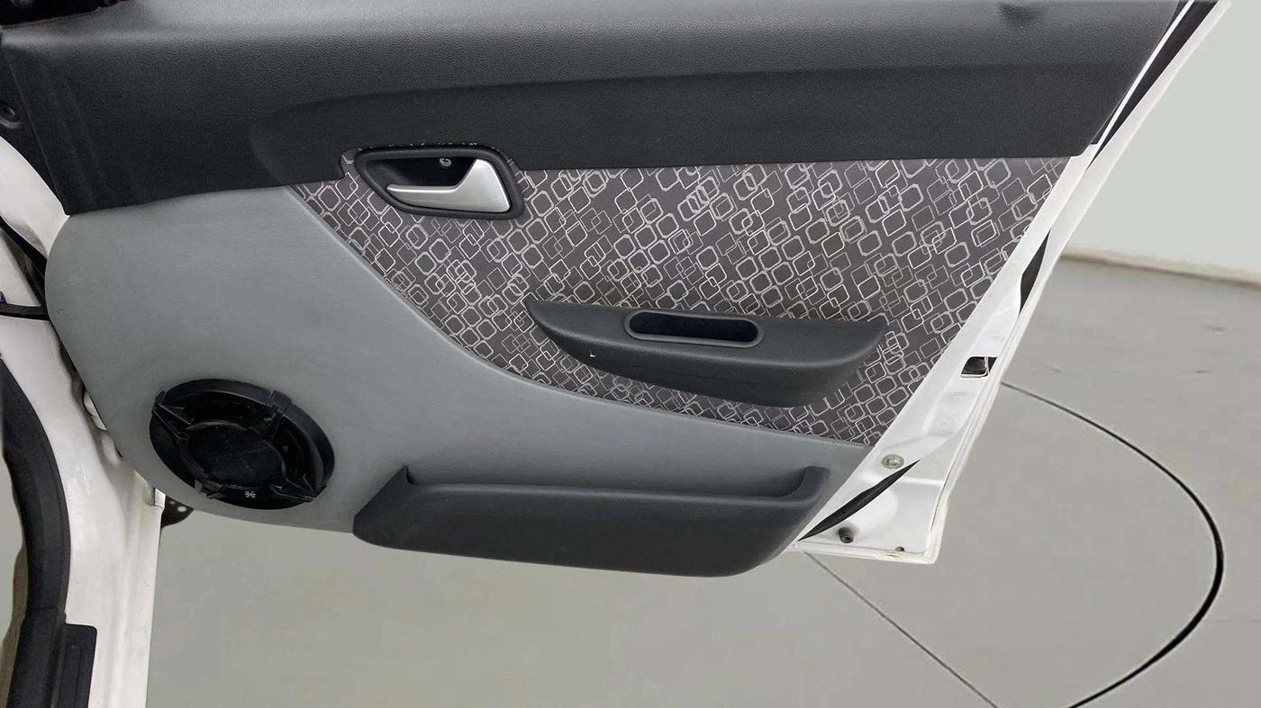 2018 Maruti Alto 800 LXI, Petrol, Manual, 32,854 km, Driver Side Door Panels Control
