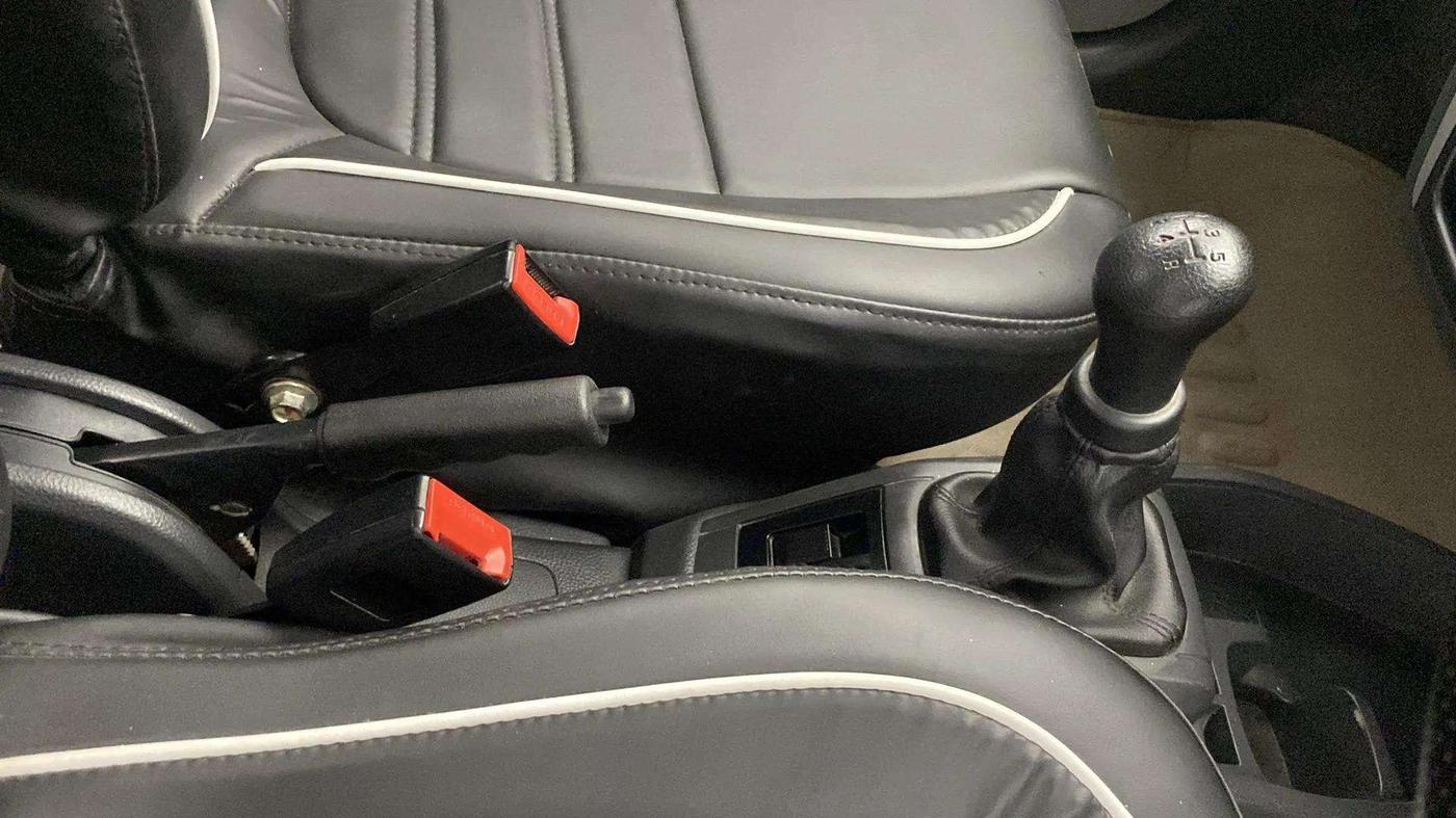 2018 Maruti Alto 800 LXI, Petrol, Manual, 32,854 km, Gear Lever