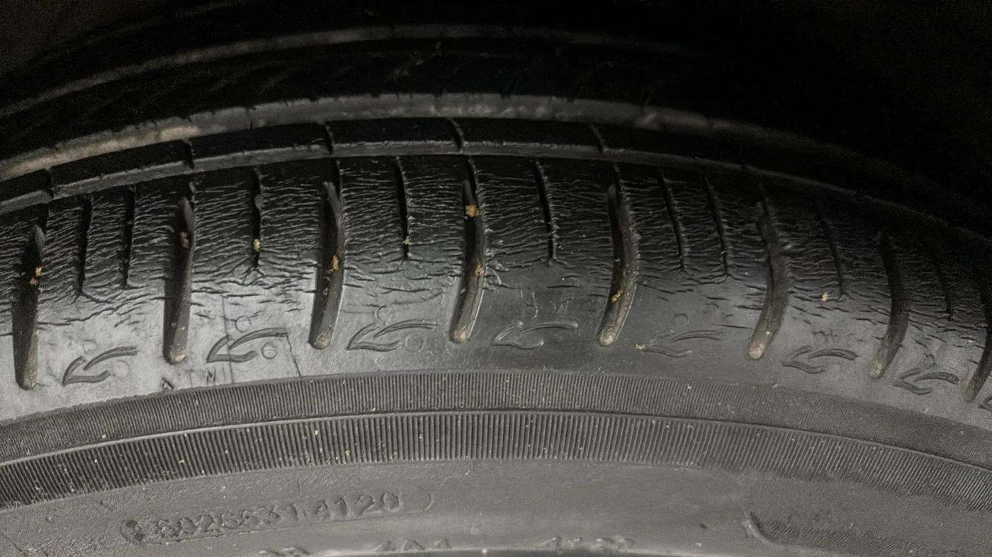 2020 Hyundai AURA S 1.2 AMT, Petrol, Automatic, 19,764 km, Left Front Tyre Tread