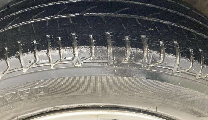 2019 Hyundai Elite i20 MAGNA PLUS 1.2, Petrol, Manual, 30,068 km, Left Rear Tyre Tread